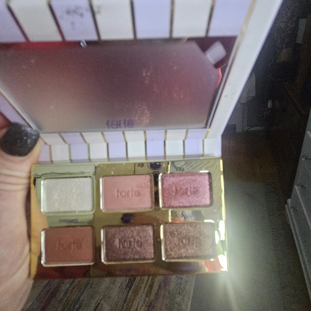 NEW Tarte Eyeshadow Palette with Cream, Pink, and Brown Hues - Picture 6 of 7